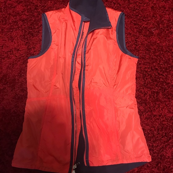 Zero Restriction Reversible All purpose Vest - Picture 3 of 6